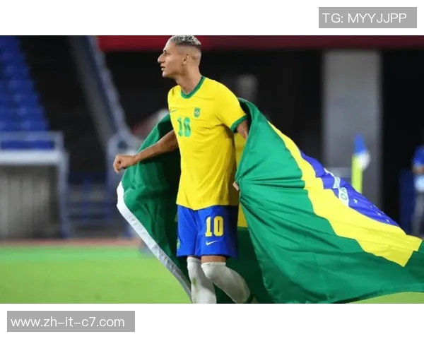 年轻帅气足球星引领潮流成为全球瞩目焦点掀起新一轮足球魅力风潮