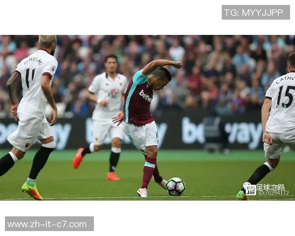 拉球技巧引领风潮 足球巨星如何通过拉球突破防线打造个人传奇