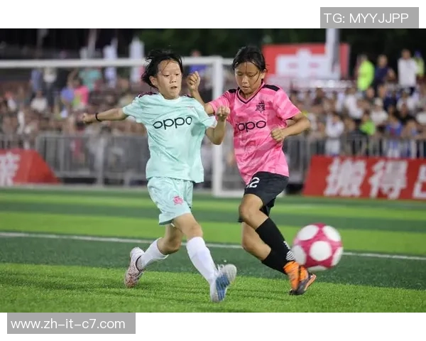 从绿茵巨星到话筒高手足球名宿转型解说的精彩故事